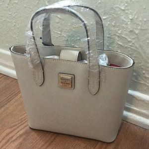 Dooney & Bourke purse